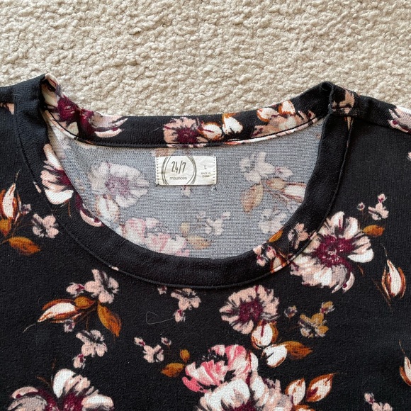 Business casual interview ready Black soft floral shirt - Picture 2 of 3